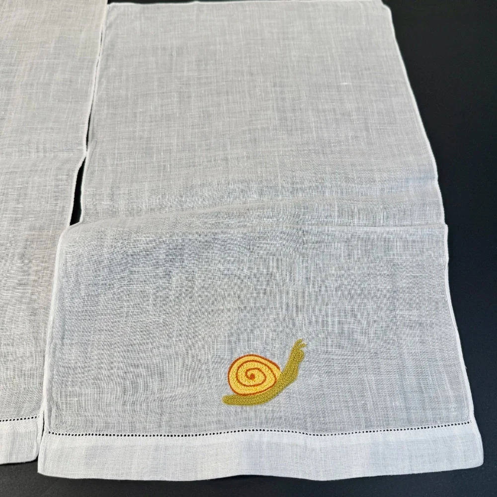 Vintage, 2 Unused White Madeira Linen Embroidered Snails Finger Tip Guest Towels